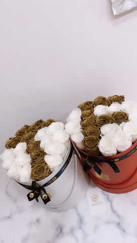 ROUND CUSTOMIZED ROSE BOX WITH GOLD METALLIC ROSES