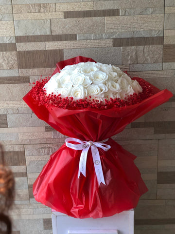LARGE BOUQUET OF 100 ROSES AND BABY BREATH