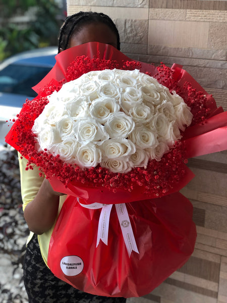 LARGE BOUQUET OF 100 ROSES AND BABY BREATH