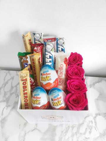 LUXURY BOX OF 4 ROSES AND CHOCOLATE