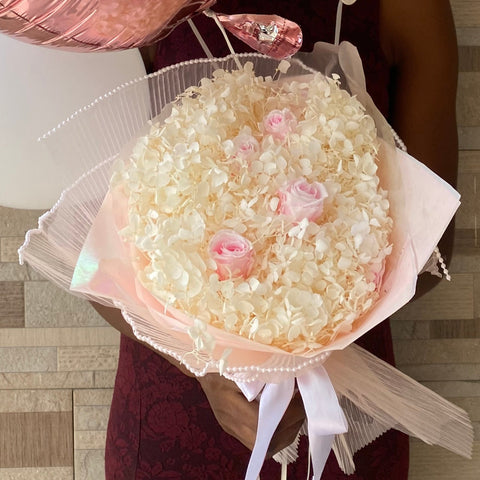 MIXED BOUQUET AND BALLON