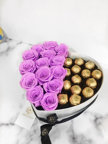 LARGE ROUND BOX WITH ROSES, FERRERO AND MINI MOET – Larisalefleur Florals