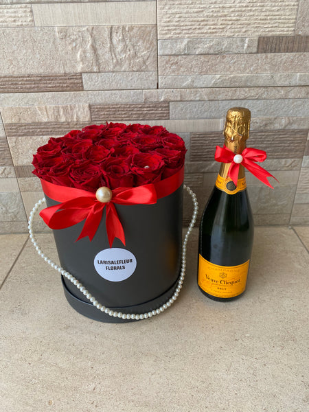 ROUND BOX AND CHAMPAGNE